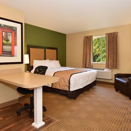 Suburban Studios Houston North I-45 Экстерьер фото
