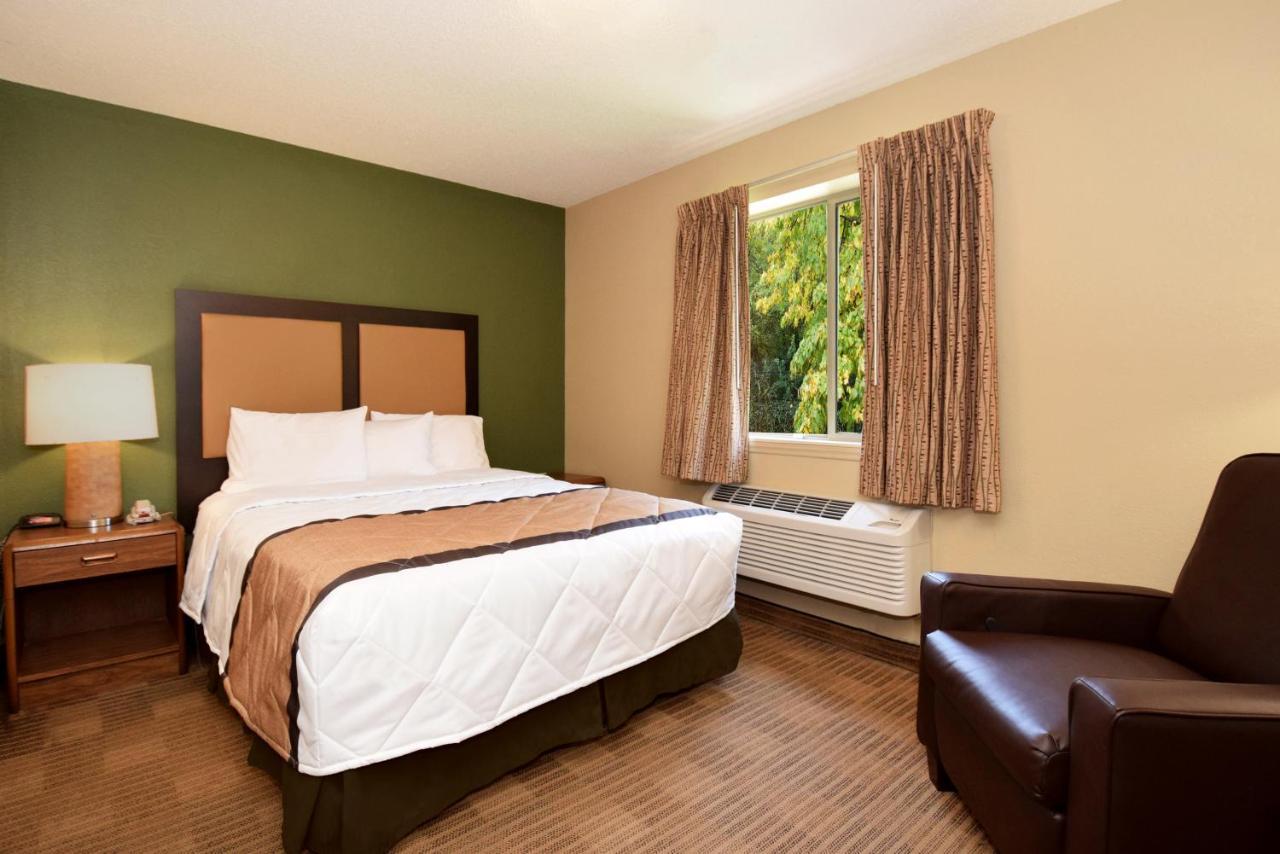 Suburban Studios Houston North I-45 Экстерьер фото