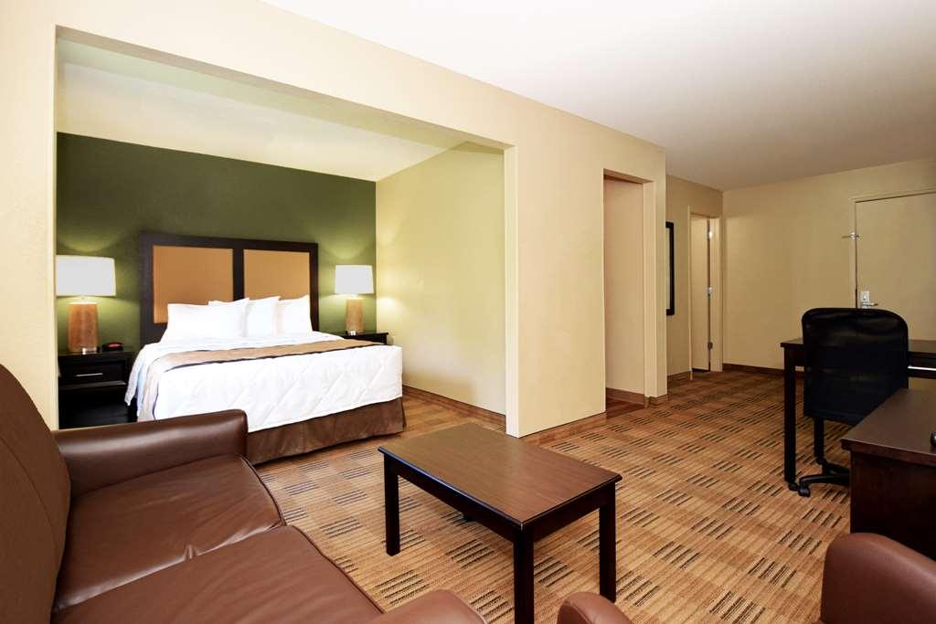 Suburban Studios Houston North I-45 Номер фото