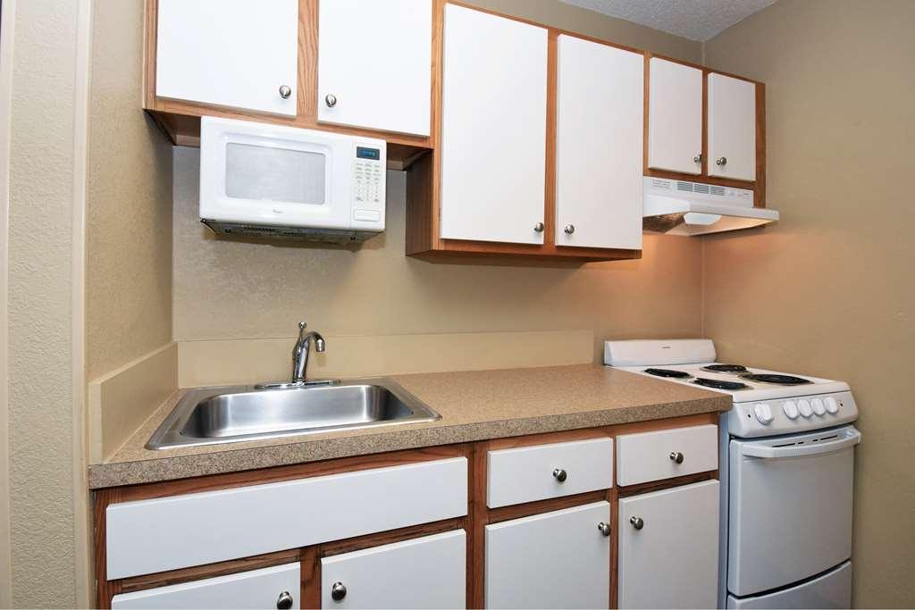 Suburban Studios Houston North I-45 Номер фото