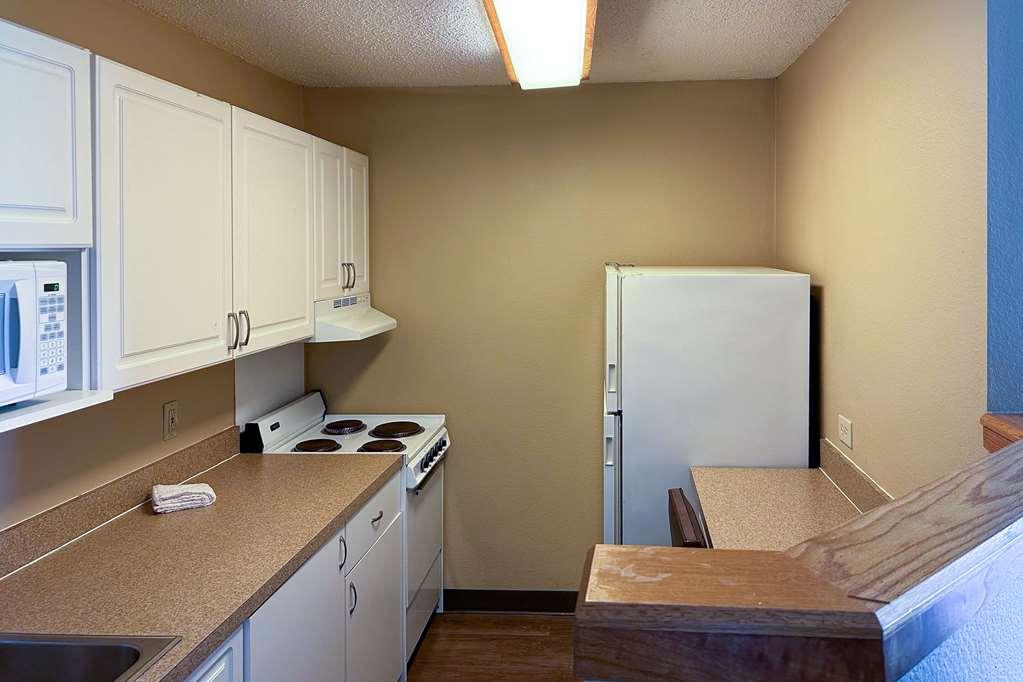 Suburban Studios Houston North I-45 Номер фото