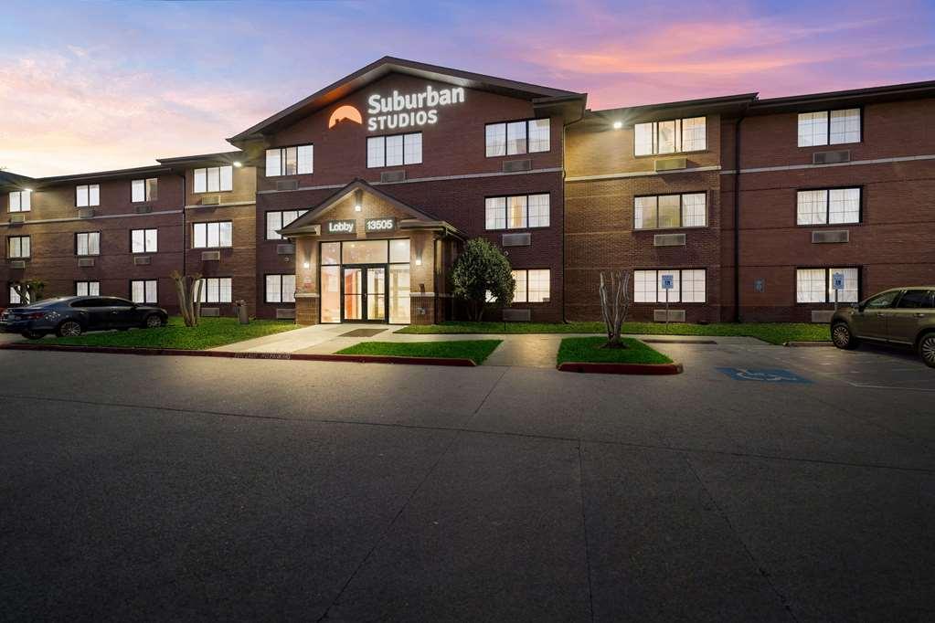Suburban Studios Houston North I-45 Экстерьер фото