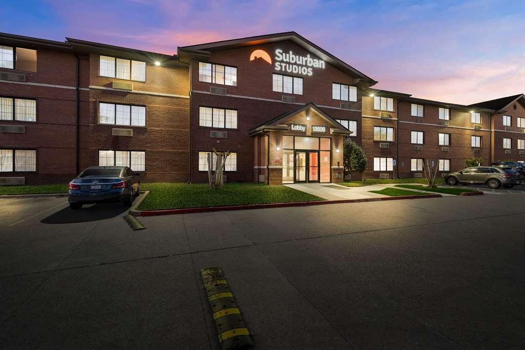 Suburban Studios Houston North I-45 Экстерьер фото