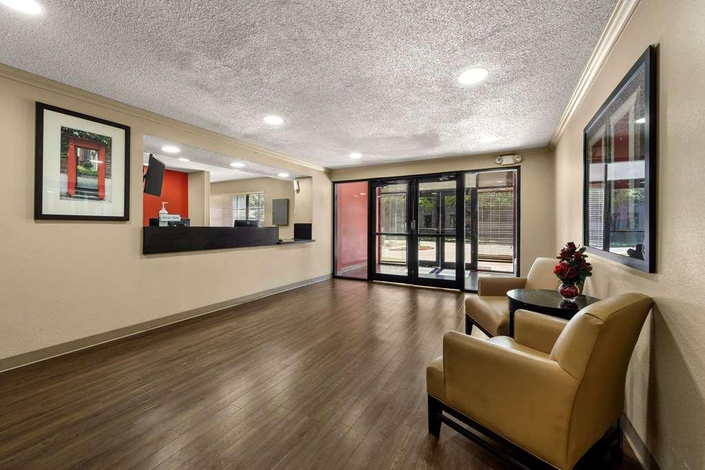 Suburban Studios Houston North I-45 Интерьер фото