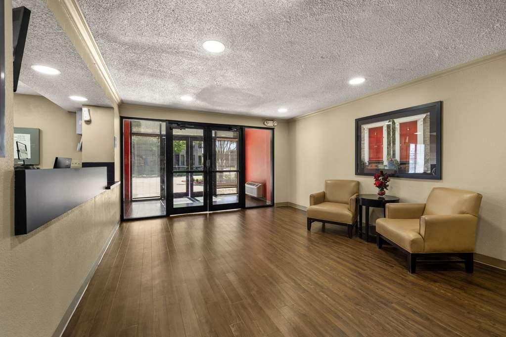 Suburban Studios Houston North I-45 Интерьер фото
