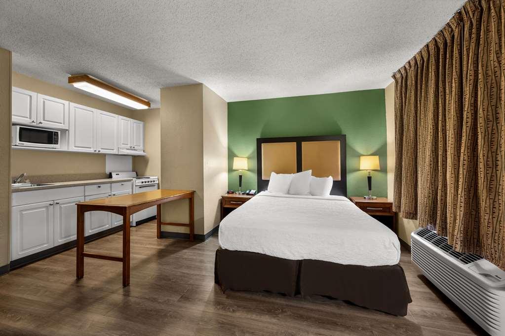 Suburban Studios Houston North I-45 Номер фото