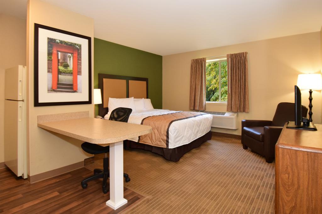 Suburban Studios Houston North I-45 Экстерьер фото