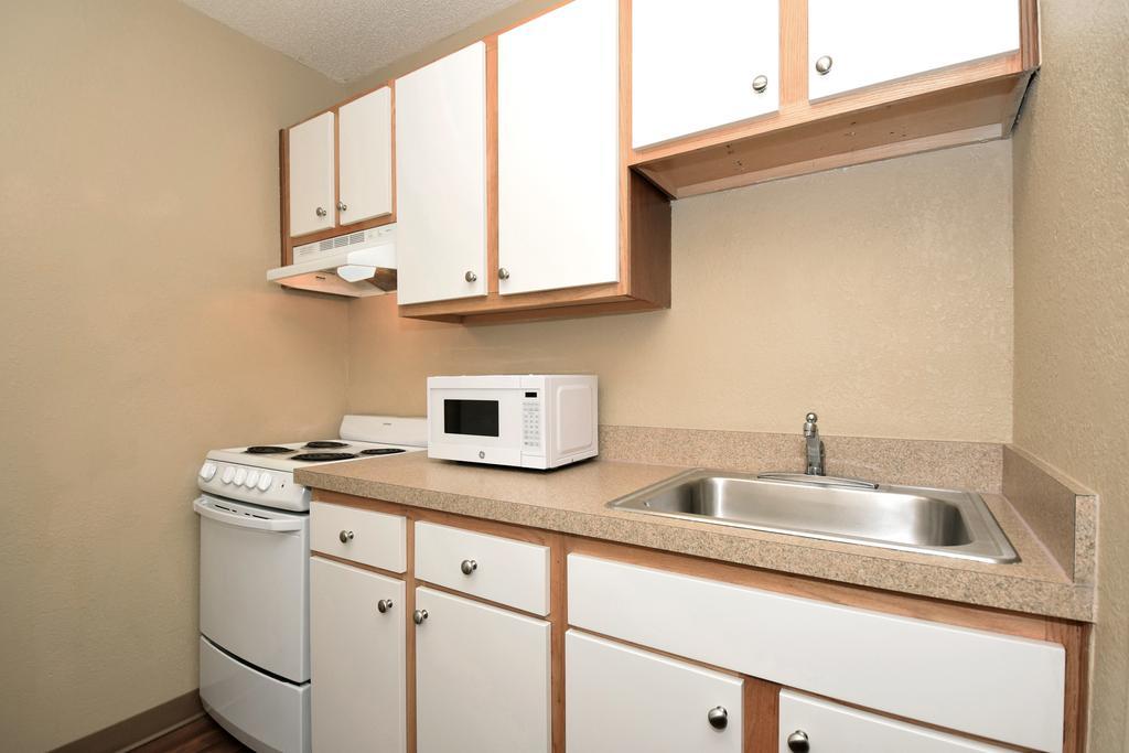 Suburban Studios Houston North I-45 Экстерьер фото