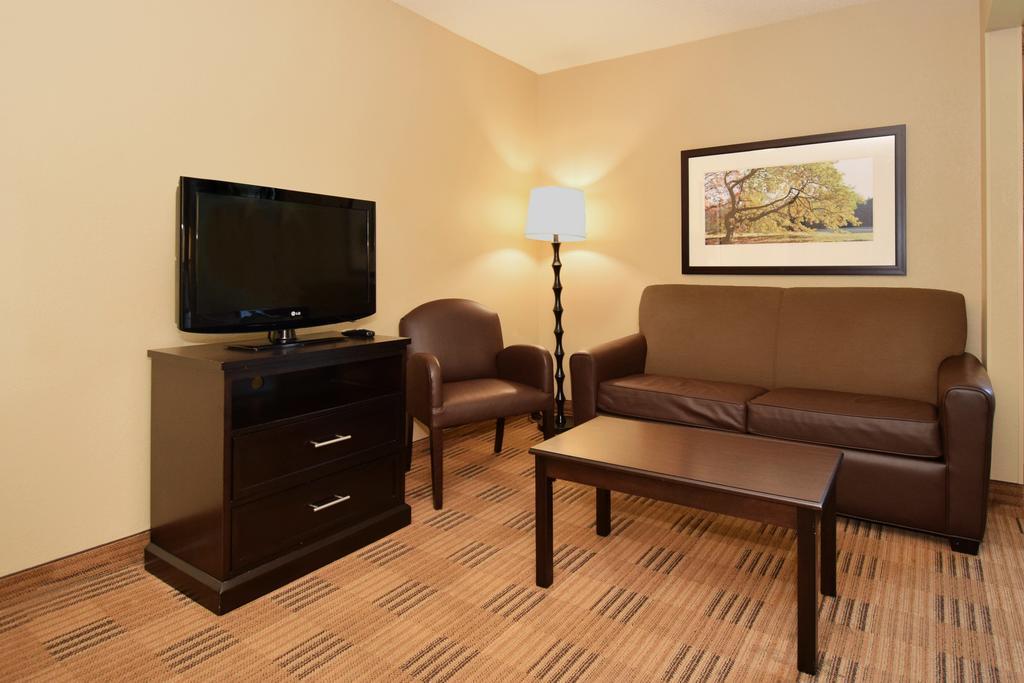 Suburban Studios Houston North I-45 Экстерьер фото
