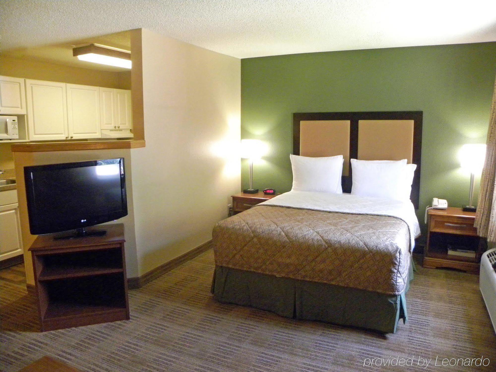 Suburban Studios Houston North I-45 Экстерьер фото