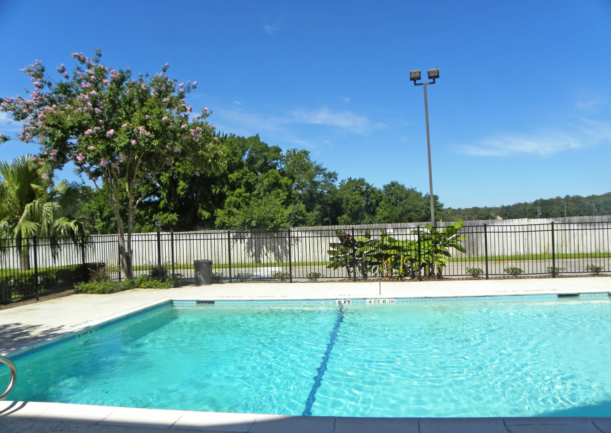 Suburban Studios Houston North I-45 Экстерьер фото